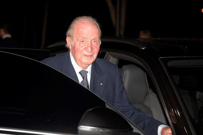 Archivo - Su Majestad el Rey emérito, Don Juan Carlos de Borbón, acuden al tanatorio para despedir a Plácido Arango en Madrid, a 17 de febrero de 2020.