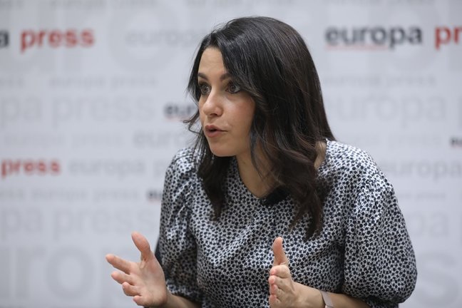 La presidenta de Ciudadanos, Inés Arrimadas, durante una entrevista con Europa Press.