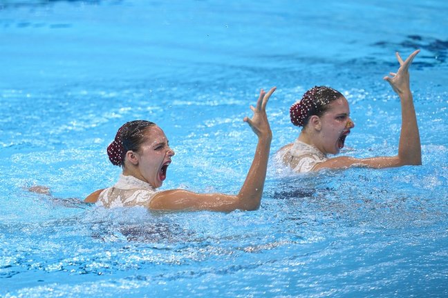 El dúo español de natación artística, formado por Alisa Ozhogina e Iris Tió, en la rutina libre de la final de los Juegos Olímpicos de Tokyo 2020