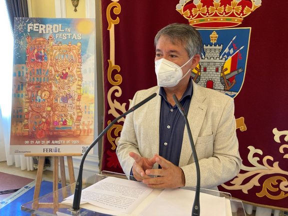 El concejal de Fiestas y Cultura, Antonio Golpe, presenta las fiestas de verano de Ferrol.