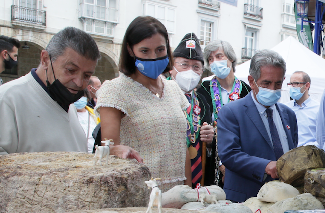 El presidente de Cantabria, M. A. Revilla junto a la alcaldesa de Santander, Gema Igual. / ALERTA