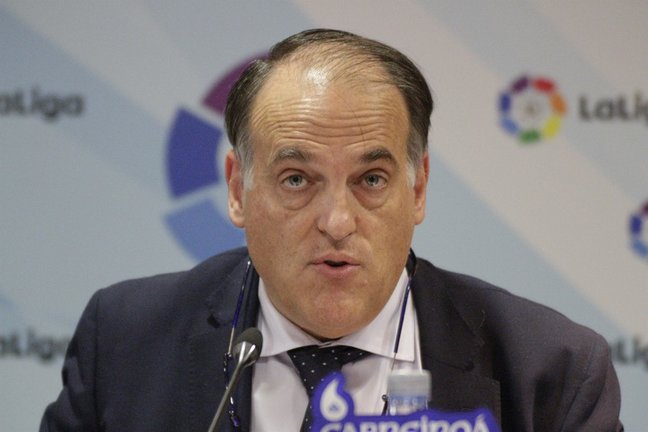 Archivo - Javier Tebas en rueda de prensa tras la asamblea de La Liga en 2016