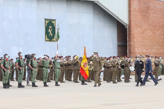 Archivo - El rey Felipe VI durante el acto de reconocimiento a militares españoles participantes en misiones en Afganistán, en la Base Aérea de Torrejón de Ardoz (Madrid).