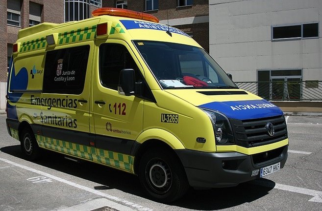 Archivo - Sucesos.- Cuatro heridos, dos de ellos menores, en una colisión entre dos turismos en Escobar de Polendos (Segovia)