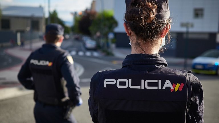 Vista de dos policías de Castilla y León.