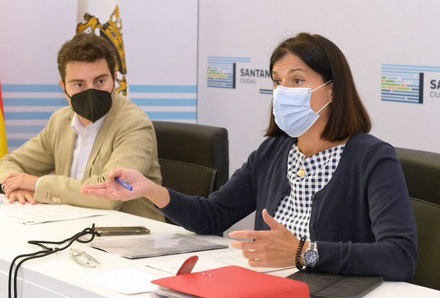 La alcaldesa de Santander, Gema Igual junto al concejal de Empleo y Desarrollo Empresarial, Daniel Portilla. / ALERTA