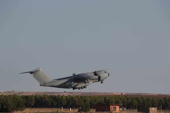 El avión A400M de las fuerzas armadas españolas, despega de Dubái a Kabul para evacuar a los españoles y colaboradores en Afganistán,