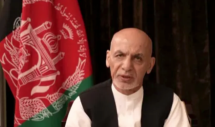 El ex presidente afgano Ashraf Ghani durante un mensaje de video grabado transmitido en Facebook el 18 de agosto. Dijo que se había ido para evitar el derramamiento de sangre. Fotografía: Facebook
