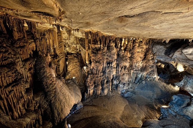 Cuevas en Monte Castillo.