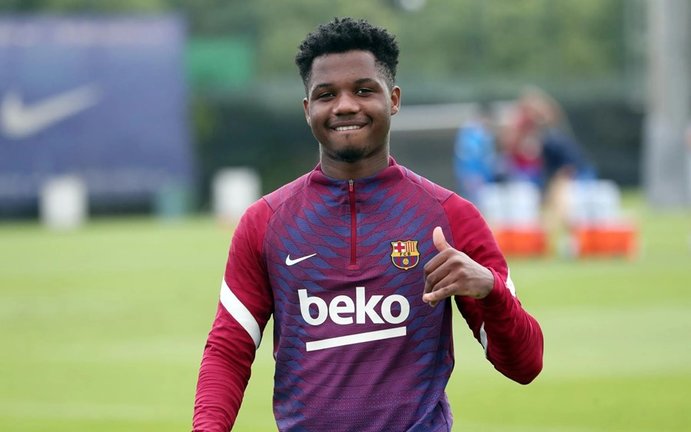El jugador del FC Barcelona Ansu Fati en su primer entrenamiento, el 24 de agosto, tras la lesión sufrida en noviembre de 2020