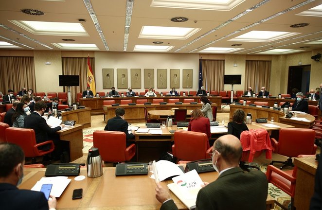 Archivo - Vista general de una sesión de la Diputación Permanente en el Congreso del pasado enero