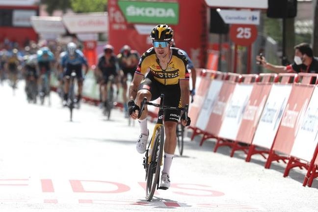 El ciclista esloveno Primoz Roglic (Team Jumbo-Visma) gana el pulso a Enric Mas (Movistar Team) en la undécima etapa de La Vuelta 2021, disputada entre Antequera y Valdepeñas de Jaén