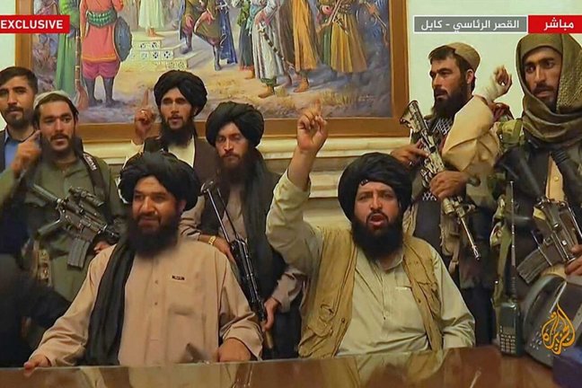 Líderes afganos que derrocaron al gobierno. Imagen tomada de Al Jazeera. — AL JAZEERA
