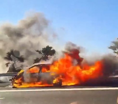 Incendio vehículo Benalmádena AP-7