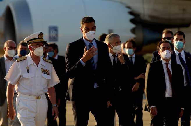 El presidente del Gobierno, Pedro Sánchez, durante una visita a la Base Aérea de Torrejón para recibir un vuelo de repatriación desde Afganistán el pasado viernes en Torrejón de Ardoz (Madrid)