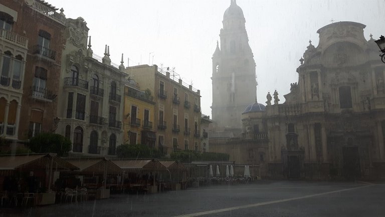 Archivo - Imagen de la tormenta en la ciudad de Murcia