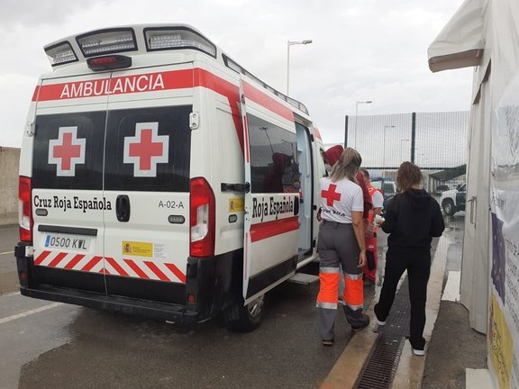 Asistencia de Cruz Roja a los migrantes llegados a l'Albir