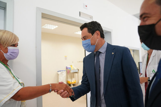 El presidente de la Junta de Andalucía, Juanma Moreno (c), visita el Hospital de La Janda. a 01 de septiembre 2021 en  Vejer de la Frontera (Cádiz),
Junta de Andalucía
1/9/2021