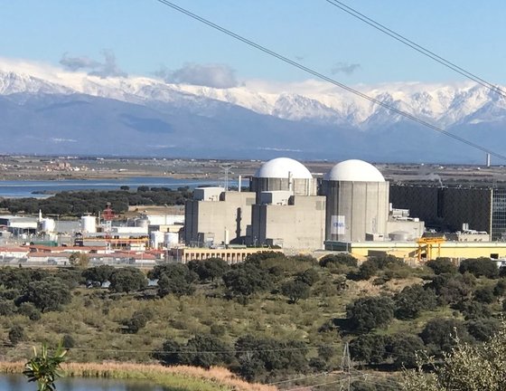 Archivo - Vista de la central nuclear de Almaraz (Cáceres).