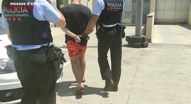 Archivo - Uno de los tres detenidos por presuntamente cometer la agresión homófoba en la playa del Somorrostro de Barcelona el 29 de mayo. En Barcelona el 28 de julio de 2021.