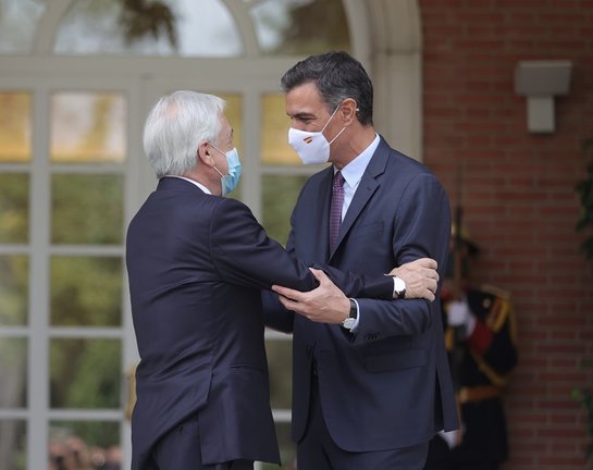 El presidente del Gobierno, Pedro Sánchez, recibe al presidente de la República de Chile, Sebastián Piñera