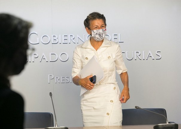 La vicepresidenta segunda y ministra de Trabajo y Economía Social, Yolanda Díaz, a su llegada a una rueda de prensa en la sede del Principado en Oviedo, a 6 de septiembre de 2021, en Oviedo, Asturias, (España). 