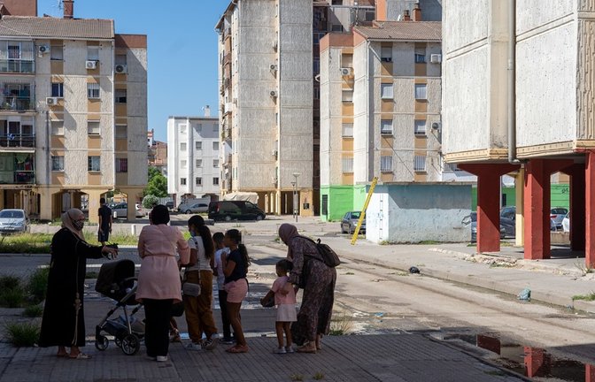 Imágenes del Polígono Sur de Sevilla, conocido popularmente como 'las tres mil viviendas', uno  de los barrios más pobres de España.