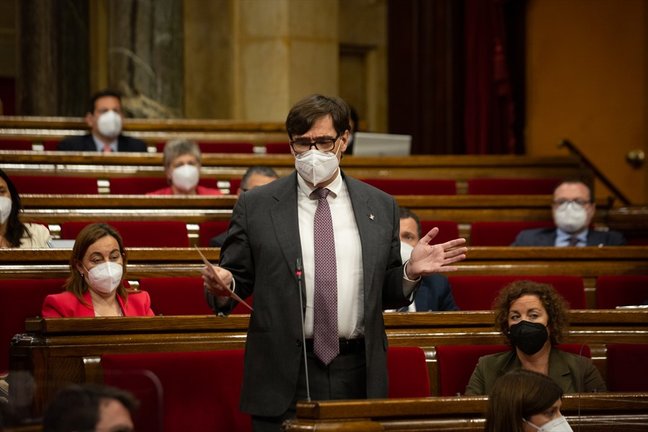 Imagen de archivo - El líder del PSC, Salvador Illa, interviene, en la primera sesión de control del nuevo Ejecutivo, a 2 de junio de 2021, en el Parlament de Catalunya, Barcelona, (España). 
