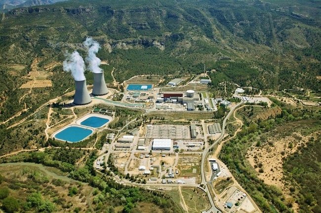 Archivo - Vista aérea de la central nuclear de Cofrentes (Valencia).