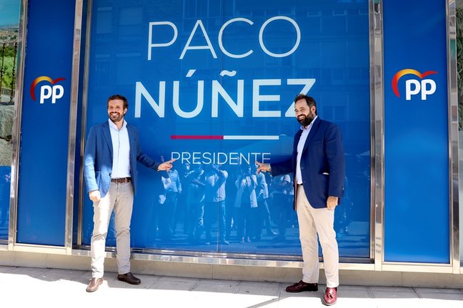 El presidente del PP Pablo Casado junto al presidente del PP Castilla-La Mancha Paco Núñez