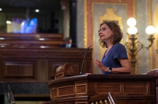 La ministra de Hacienda y Función Pública, María Jesús Montero, durante una sesión plenaria en el Congreso 