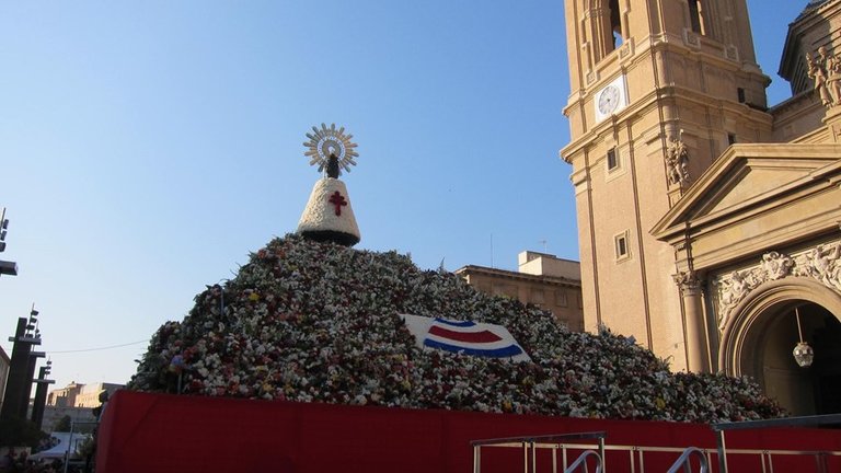 Archivo - Ofrenda de Flores a la Virgen del Pilar de Zaragoza