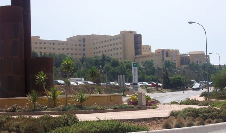 Archivo - Exterior del Hospital Torrecárdenas de Almería (archivo)