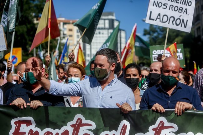 El presidente de Vox, Santiago Abascal, en una manifestación contra el Gobierno convocada por el sindicato Solidaridad, a 18 de septiembre de 2021, en Madrid (España). El sindicato Solidaridad convoca esta manifestación contra el Gobierno, que también tie