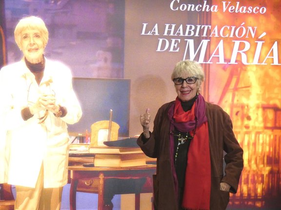 Archivo - La actriz Concha Velasco durante la presentación de la obra 'La habitación de María' en el Teatro Goya, a 17 de mayo de 2021, en Barcelona, Catalunya (España)