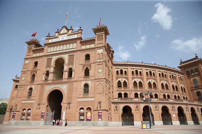 Archivo - Fachada de la plaza de toros de Las Ventas, a 15 de agosto de 2021, en Madrid (España). 