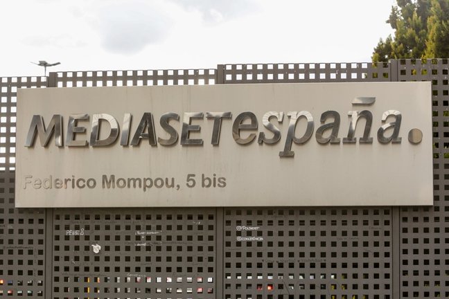 Archivo - Carteles de señalización del recinto de Mediaset España Comunicación, en Madrid a 5 de marzo de 2020.