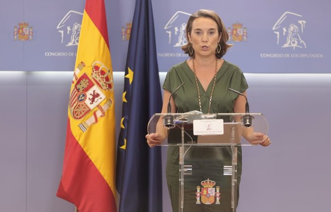 La portavoz del PP en el Congreso, Cuca Gamarra, interviene en una rueda de prensa posterior a una Junta de Portavoces en el Congreso de los Diputados, a 14 de septiembre, en Madrid (España).