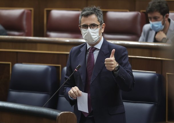 El ministro de la Presidencia, Relaciones con las Cortes y Memoria Democrática, Félix Bolaños, interviene en una sesión de control al Gobierno en el Congreso