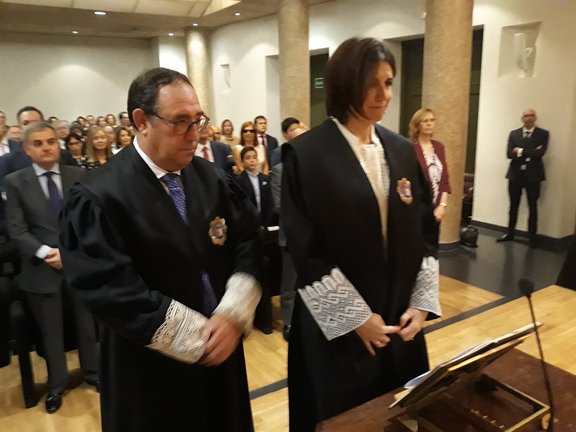 Archivo - La juez decana de Madrid, María Jesús del Barco (d), en una foto de archivo de 2018.