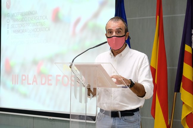 El vicepresidente y conseller de Transición Energética, Sectores Productivos y Memoria Democrática, Juan Pedro Yllanes, durante una rueda de prensa.