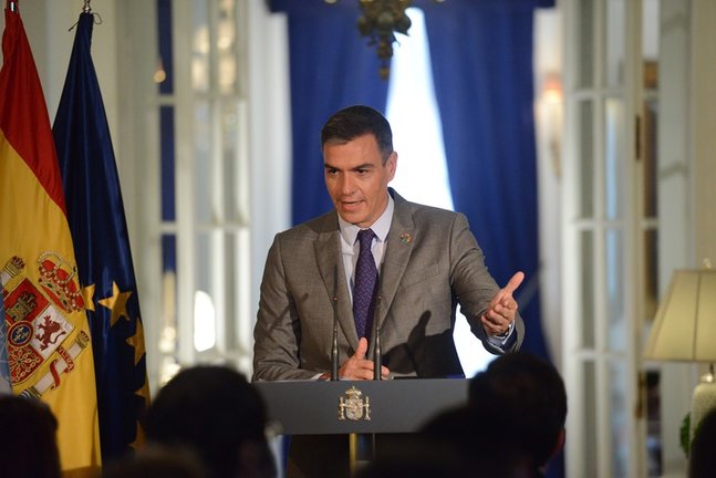 El presidente del Gobierno, Pedro Sánchez, ofrece declaraciones a los medios en la residencia del Embajador Representante Permanente de España ante las Naciones Unidas, a 22 de septiembre de 2021, en Nueva York (Estados Unidos)
