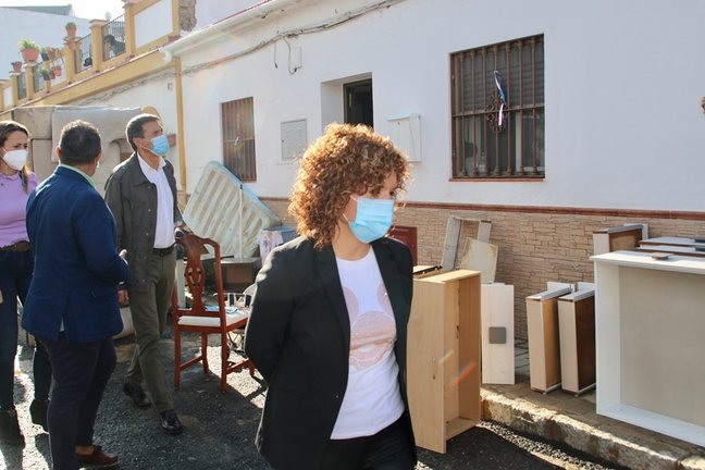 La presidenta de la Diputación, Maria Eugenia Limón, visita la zona afectada por el temporal.