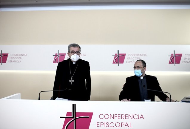 Archivo - El secretario general de la Conferencia Episcopal Española (CEE) y obispo auxiliar de Valladolid, Luis Javier Argüello García