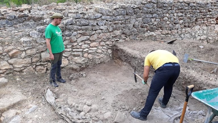 Excavaciones en el yacimiento visigodo de València la Vella Riba-roja de Túria (Valencia)