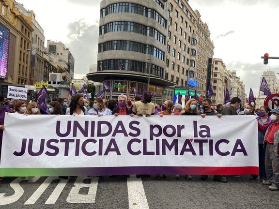 Más País y Podemos participan en la manifestación por el cambio climático convocada en Madrid y piden "frenar la crisis".