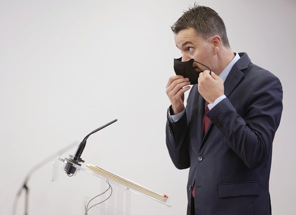 El diputado por Tenerife y portavoz del PSOE en el Congreso, Héctor Gómez Hernández, en una rueda de prensa anterior a una Junta de Portavoces en el Congreso de los Diputados, a 21 de septiembre, en Madrid (España).