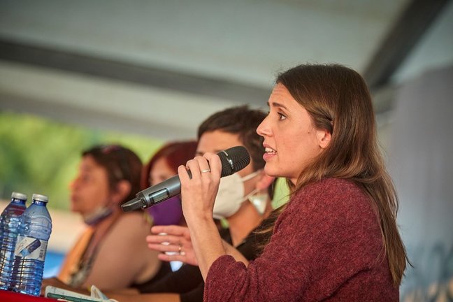 La ministra de Igualdad, Irene Montero, en el evento ‘Retos y perspectivas del movimiento feminista’, durante las fiesta del centenario del PCE, a 25 de septiembre de 2021, en Rivas-Vaciamadrid, Madrid (España). 