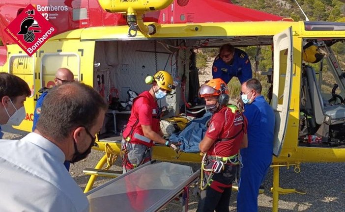 Bomberos rescatan a un escalador en la cresta dels Castellets, al oeste del Puig Campana, en Finestrat (Alicante)
