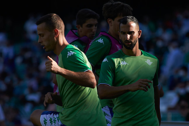 Sergio Canales and Martin Montoya of Real Betis warm up during the UEFA Europa League, Group G, football match played between Real Betis and Celtic FC at Benito Villamarin stadium on September 16, 2021, in Sevilla, Spain.
AFP7 /  Europa Press
16/9/2021 ONLY FOR USE IN SPAIN